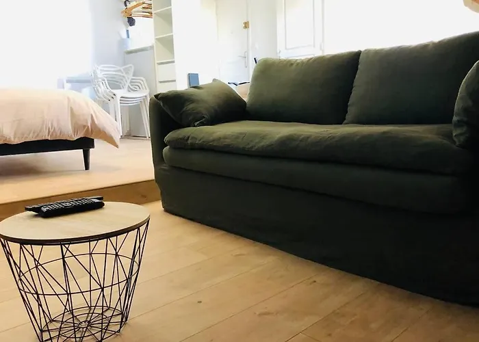 Studio Vue Mer Dans Le Quartier De Saint Victor
