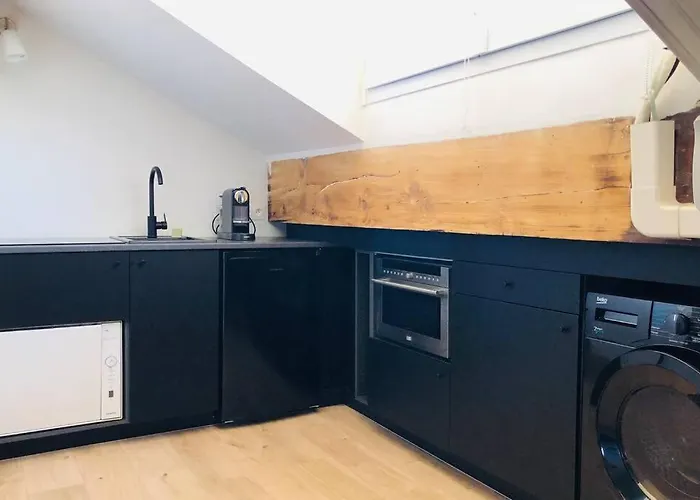 Studio Vue Mer Dans Le Quartier De Saint Victor
